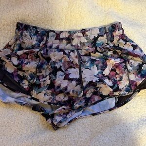 Hotty Hot Short Size 6 2.5”